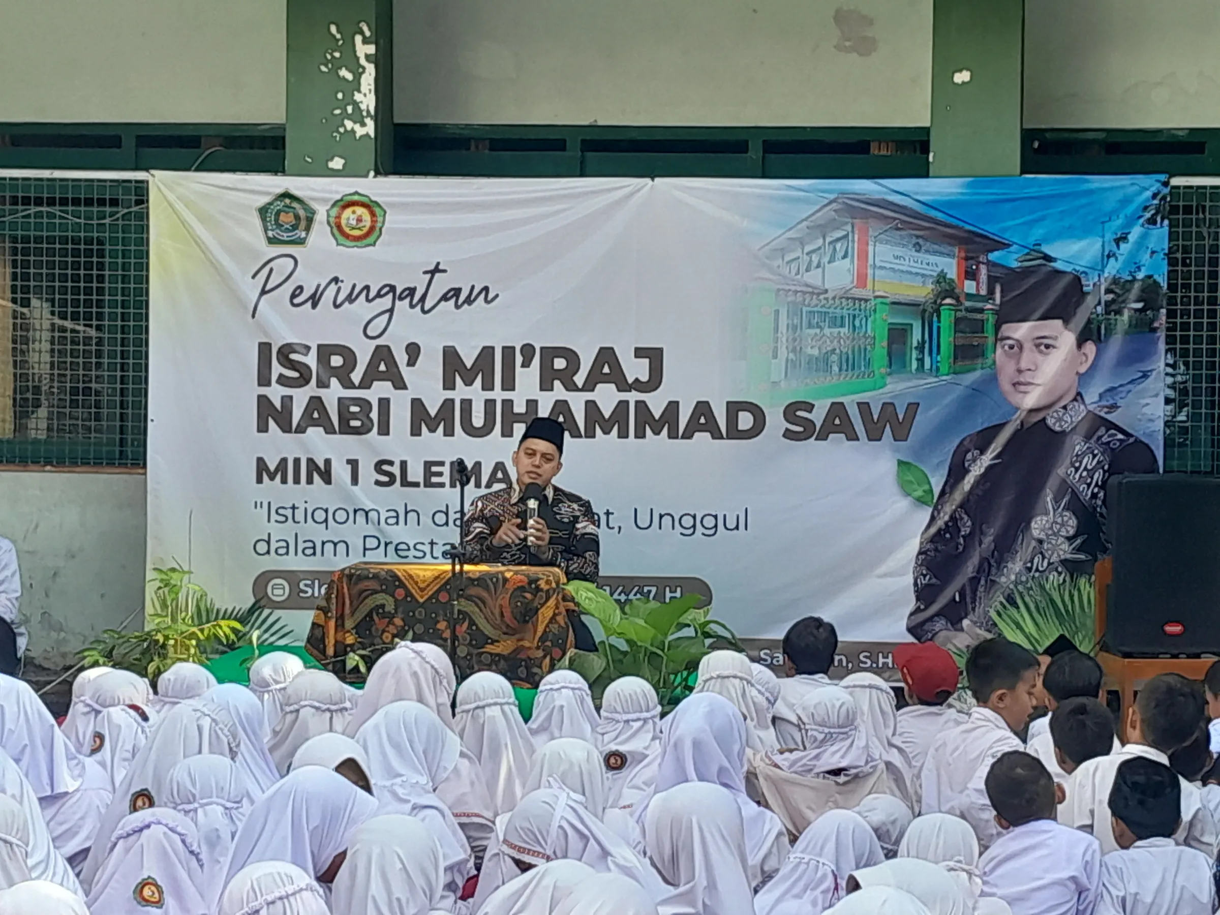 Peringatan Isra Mikraj di MIN 1 Sleman: Istiqomah dalam Shalat, Unggul dalam Prestasi