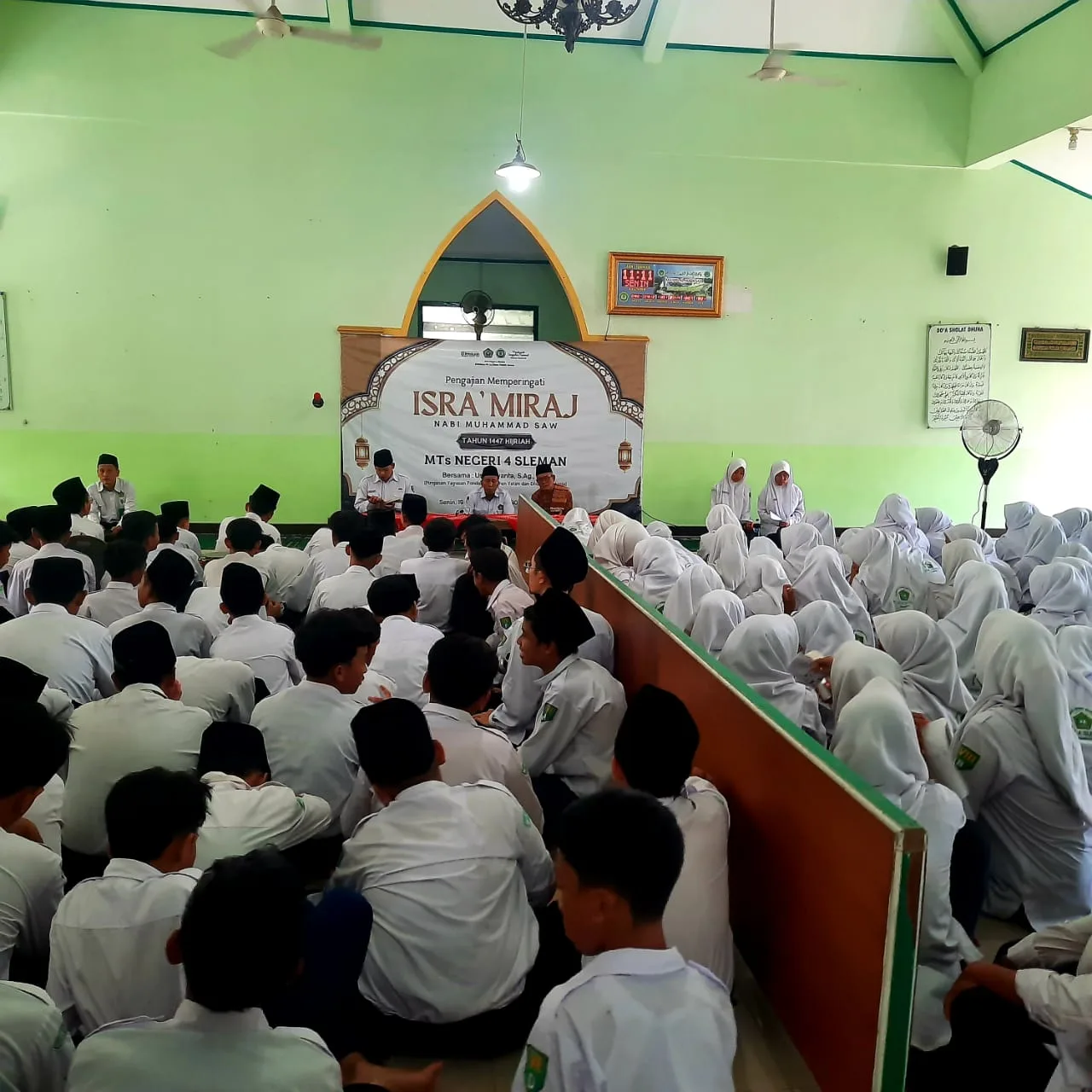 MTsN 4 Sleman Gelar Pengajian Maknai Peristiwa Isra Mikraj