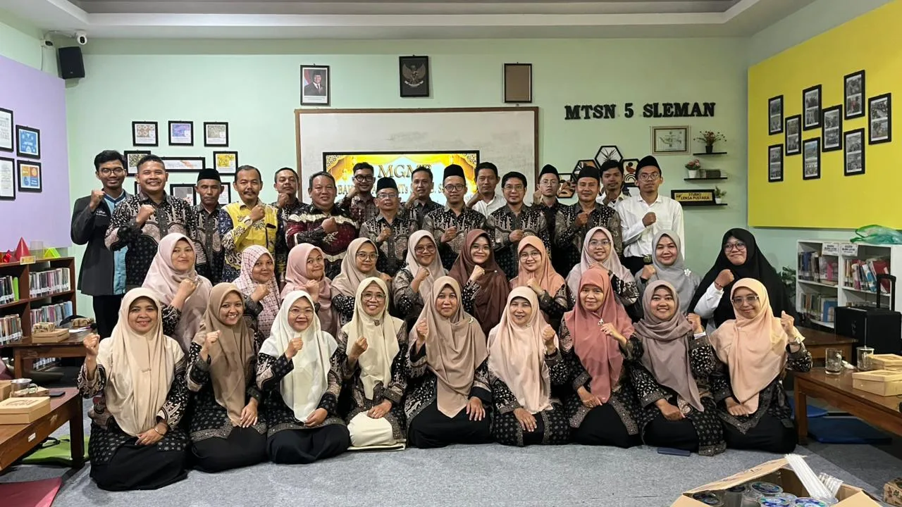 Dua Guru Bahasa Arab MTsN 9 Sleman Ikuti MGMP Bahasa Arab MTs se-Kabupaten Sleman