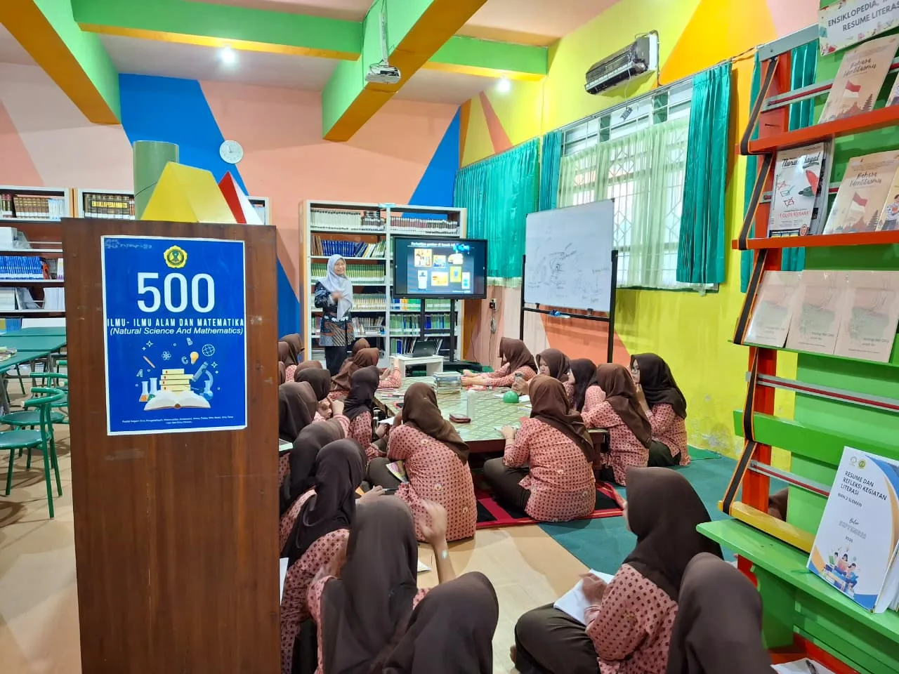 Pemanfaatan Layanan Perpustakaan Bahrul Ilmi MAN 2 Sleman Warnai Pembelajaran Kimia Kelas XII C