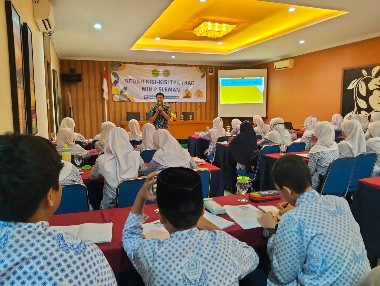 Antusias, Siswa Kelas 6 MIN 2 Sleman Ikuti Bedah Kisi-Kisi TKA