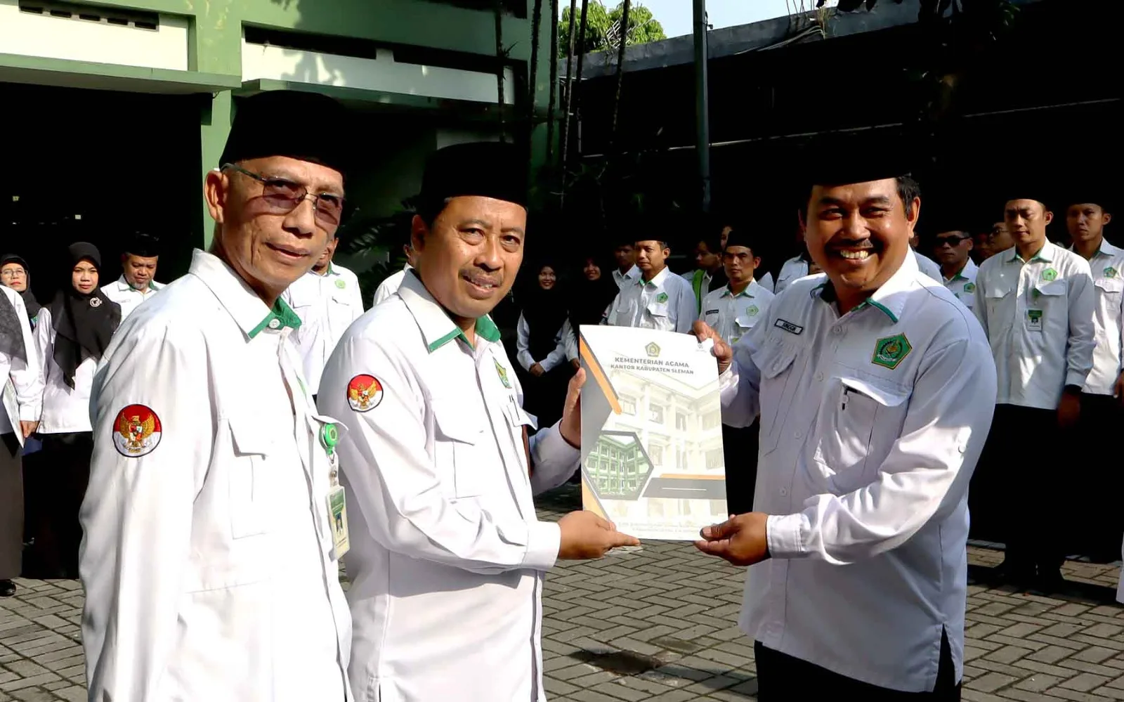 Buktikan Jadi Role Model, Kepala MAN 3 Sleman Raih Penghargaan Kepala MA Terbaik I PKKM 2025