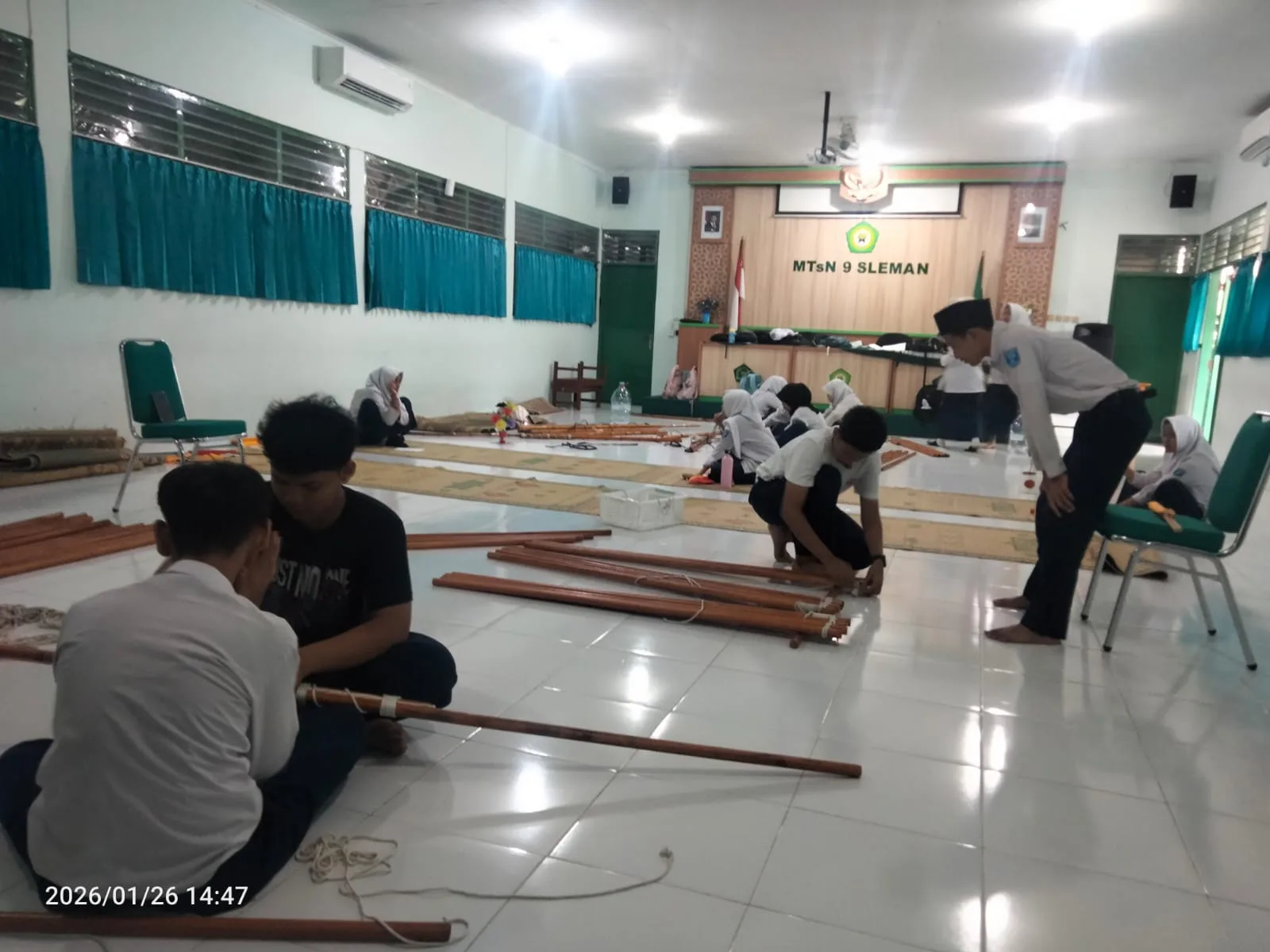 Gelar Latihan Mandiri, Dewan Penggalang MTsN 9 Sleman Mantapkan Persiapan Lomba Ketangkasan Pramuka
