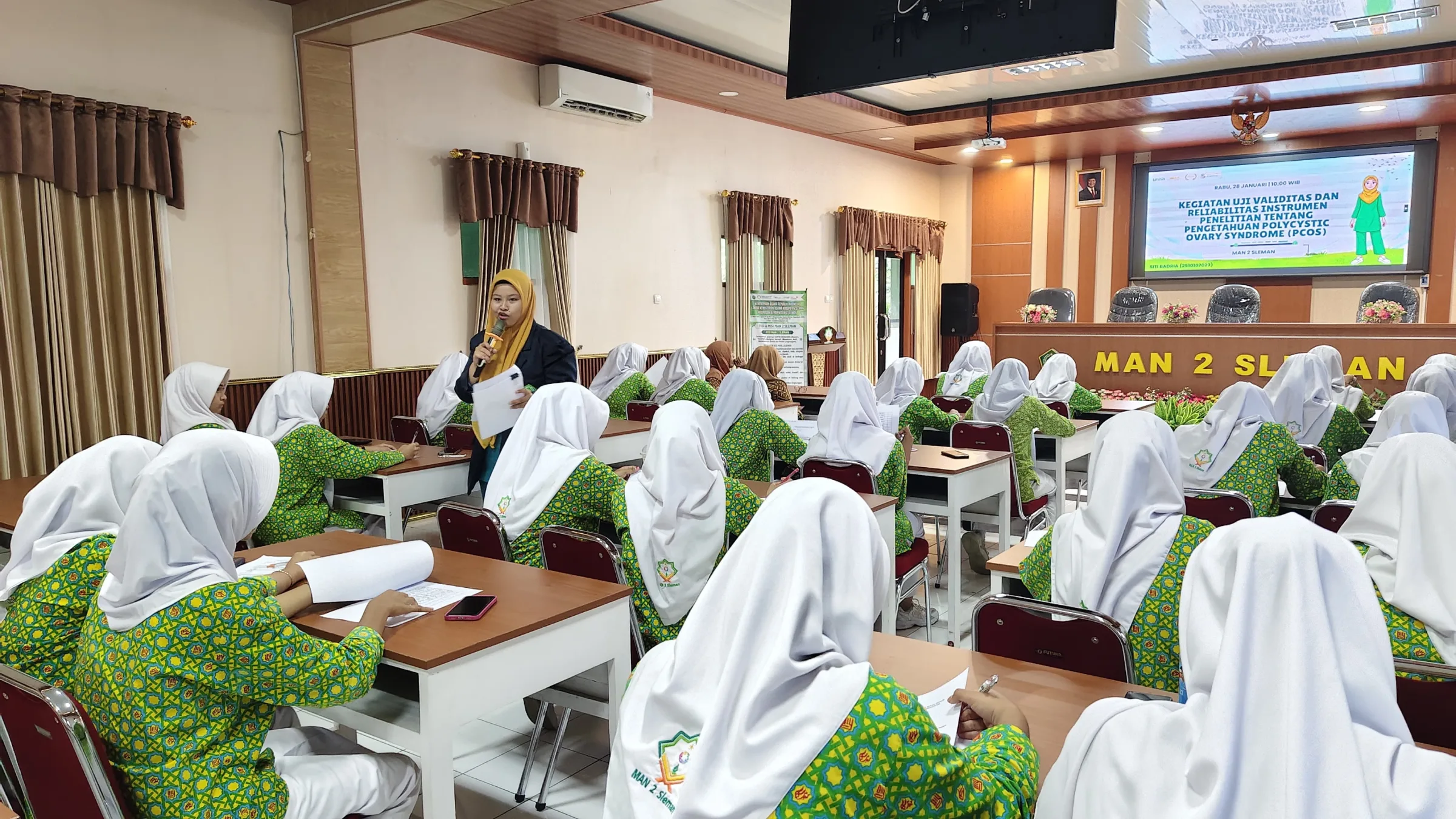 KKR dan PMR MAN 2 Slemat Dapatkan Edukasi Tentang PCOS