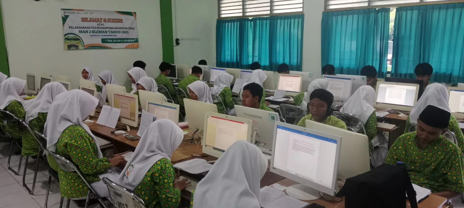 Siswa Kelas X MAN 2 Sleman Asah Kemampuan Berpikir Kritis melalui Pembelajaran Riset
