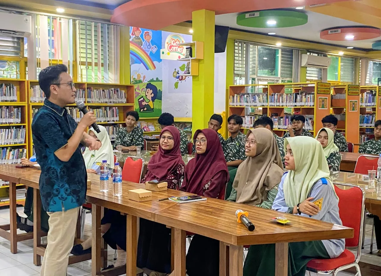 Ekstrakurikuler Mayoga Book Lovers MAN 3 Sleman Gelar Pelatihan Public Speaking