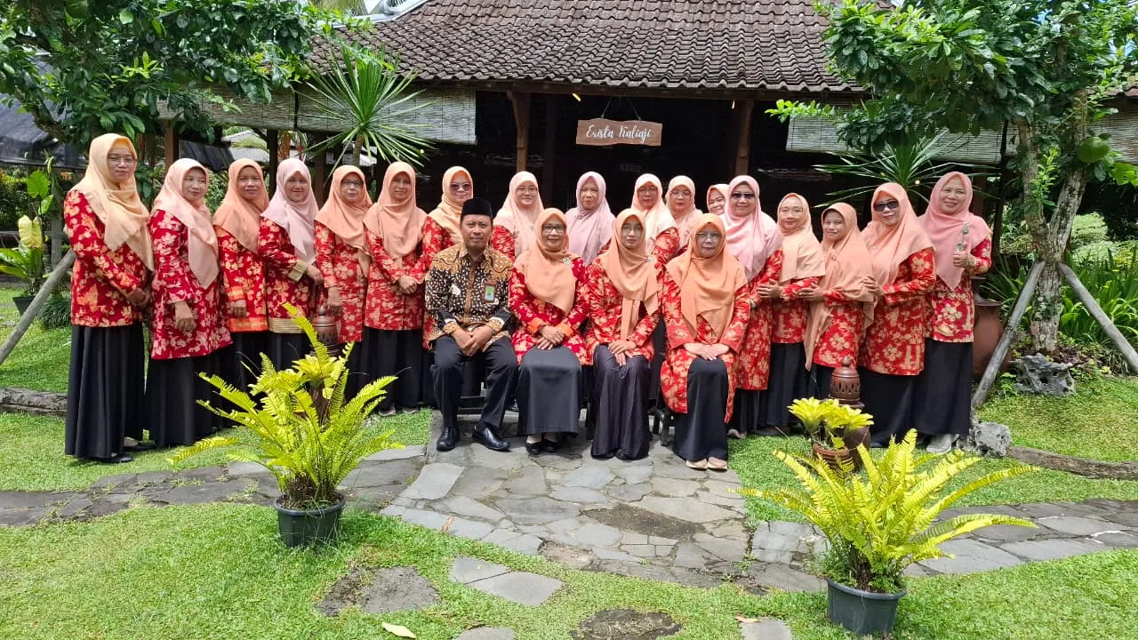 Guru MTsN 9 Sleman Hadiri Rapat Kerja Dharma Wanita Kementerian Agama Kabupaten Sleman