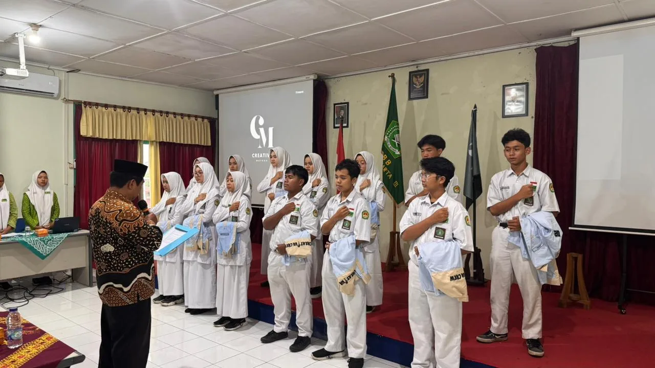 Kepala MAN 3 Sleman Resmi Lantik Tim Creativa Mayoga