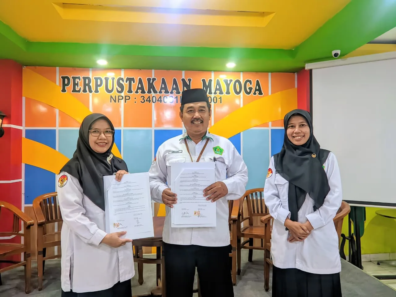 Komitmen Berkelanjutan Literasi Ramah Anak, Perpustakaan MAN 3 Sleman dan MIN 1 Sleman Perpanjang MoU Kids Corner