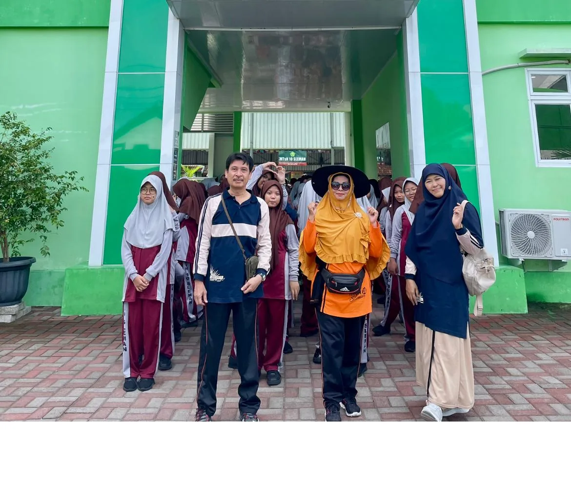 Tidak Hanya Senam, MTsN 10 Sleman Juga Rutin Adakan Jalan Sehat