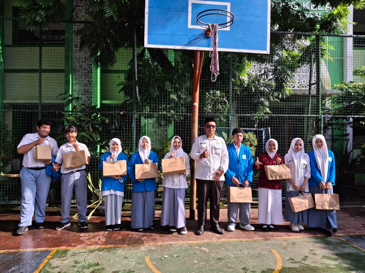 Pengumuman Pemenang Class Meeting “Geprek’6” Mewarnai Upacara Bendera Senin di MAN 2 Sleman