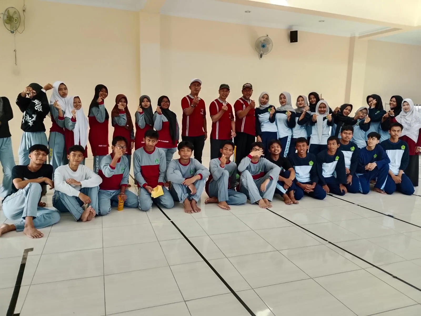 Sambut Ramadan, Ratusan Siswa MAN 5 Sleman Gelar Bakti Masjid di Sekitar Madrasah