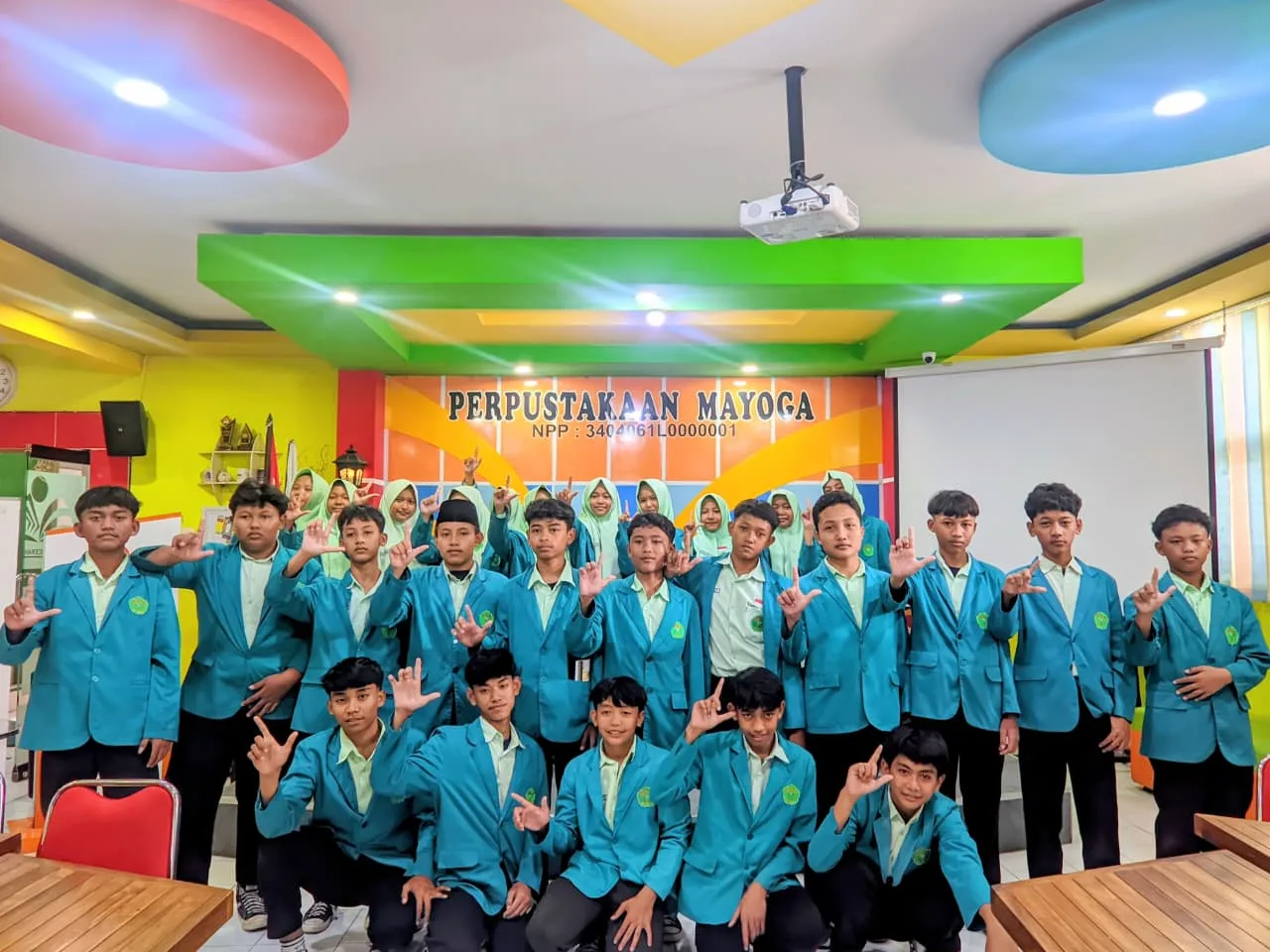 Perpustakaan MAN 3 Sleman Terima Kunjungan Studi Tiru dari MTsN 2 Boyolali