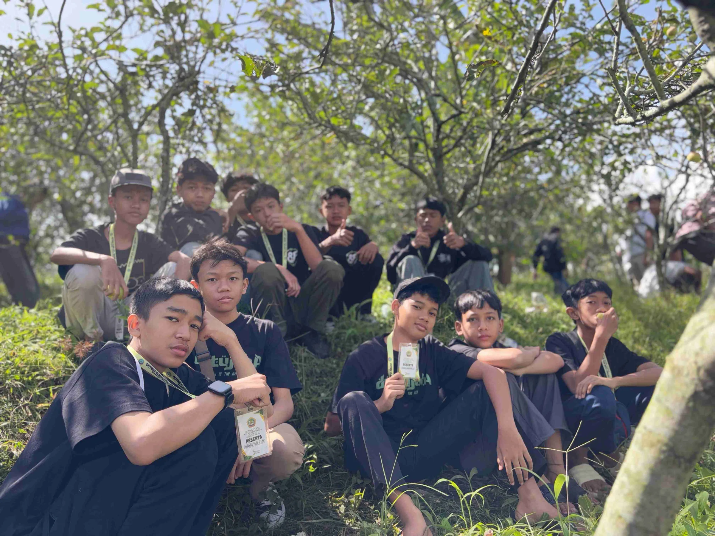 Belajar Pertanian Secara Langsung, Outing Kelas VIII MTsN 4 Sleman di Agro Wisata Petik Apel