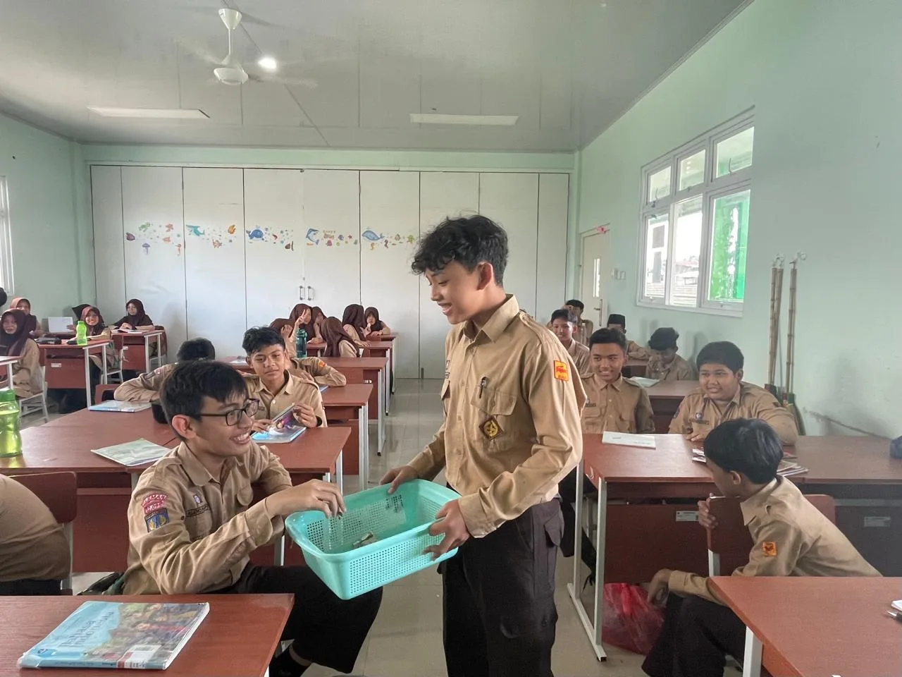 Program Infaq Jumat MTsN 10 Sleman Pupuk Karakter Ikhlas Peduli