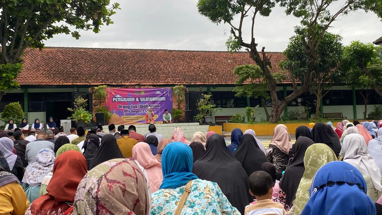 MTsN 3 Sleman Ajak Wali Murid Jadi Role Model Terbaik dalam Pengajian POT