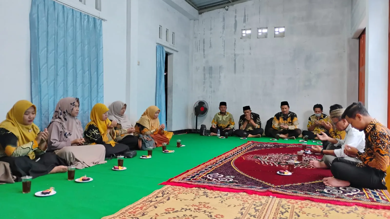 MTsN 9 Sleman Melaksanakan Kegiatan Sosial Kunjungan di Klaten