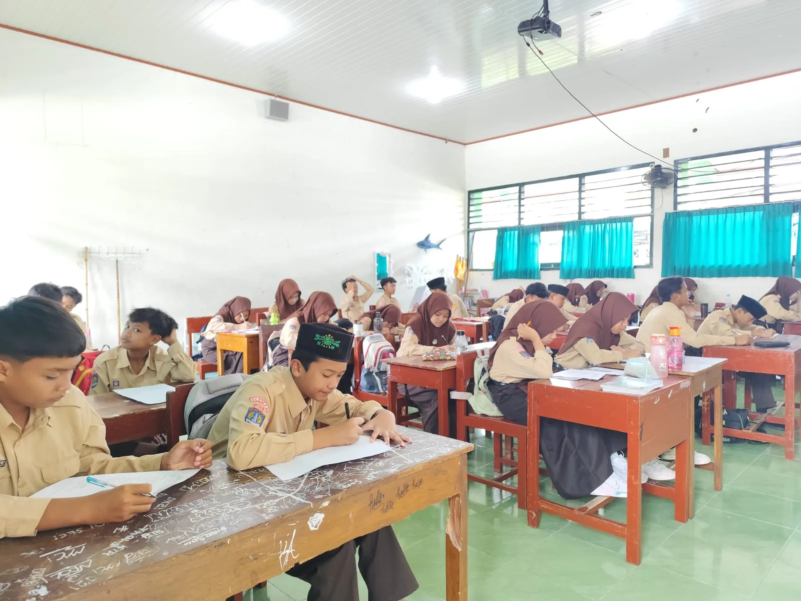 Tumbuhkan Kreativitas Menulis, Siswa MTsN 3 Sleman Tulis “Surat untuk Diri Sendiri di Bulan Ramadan” pada Jumat Literasi