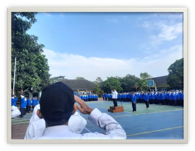 Koordinator Agama MTs N 8 Sleman memberikan dorong kepada siswa untuk Menjalankan Amanah Belajar dengan Penuh Tanggung Jawab