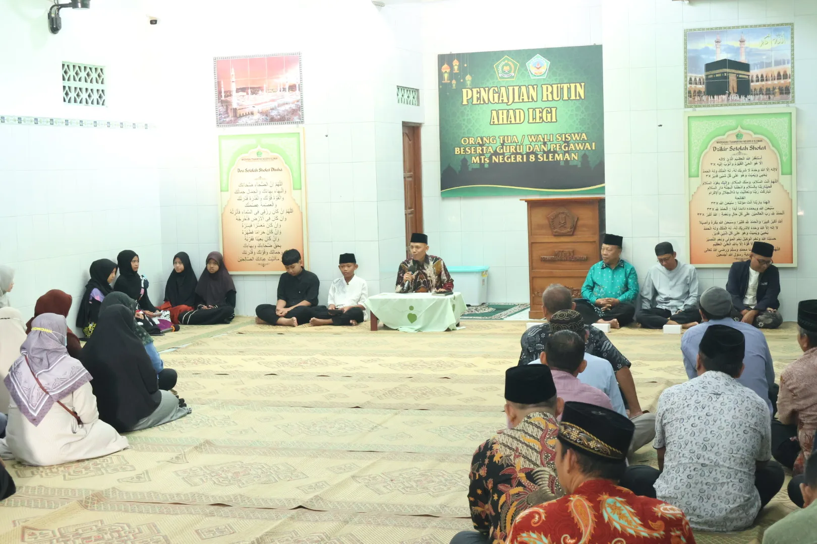 Pengajian Ahad Legi MTsN 8 Sleman Perkuat Sinergi Madrasah dan Orang Tua Kelas VII