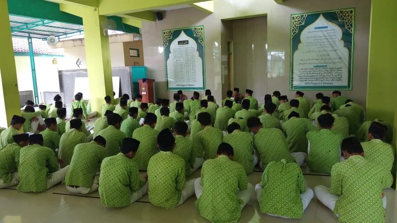 Mujahadah MTsN 1 Sleman Kuatkan Mental Murid Hadapi TKA