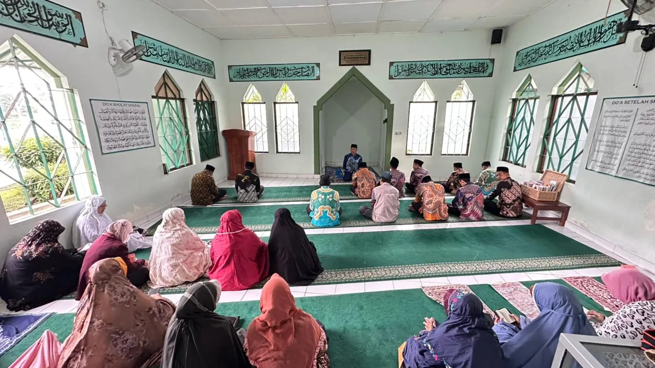 Memupuk Spiritual di Musala Ar-Raudhah: Rutinitas Pagi Guru dan Pegawai MAN 5 Sleman