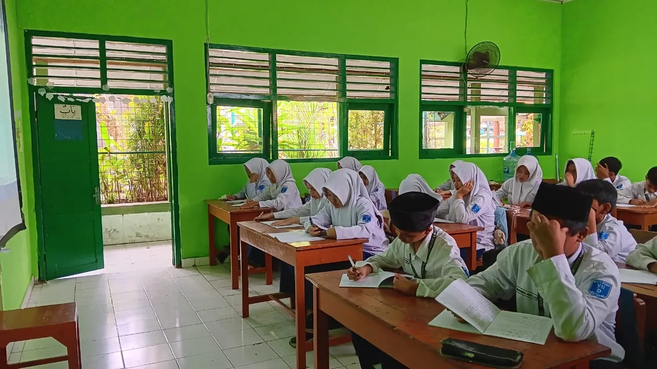 Antusias Siswa MTsN 9 Sleman Melaksanakan KBM Pertama Setelah Libur Awal Ramadan