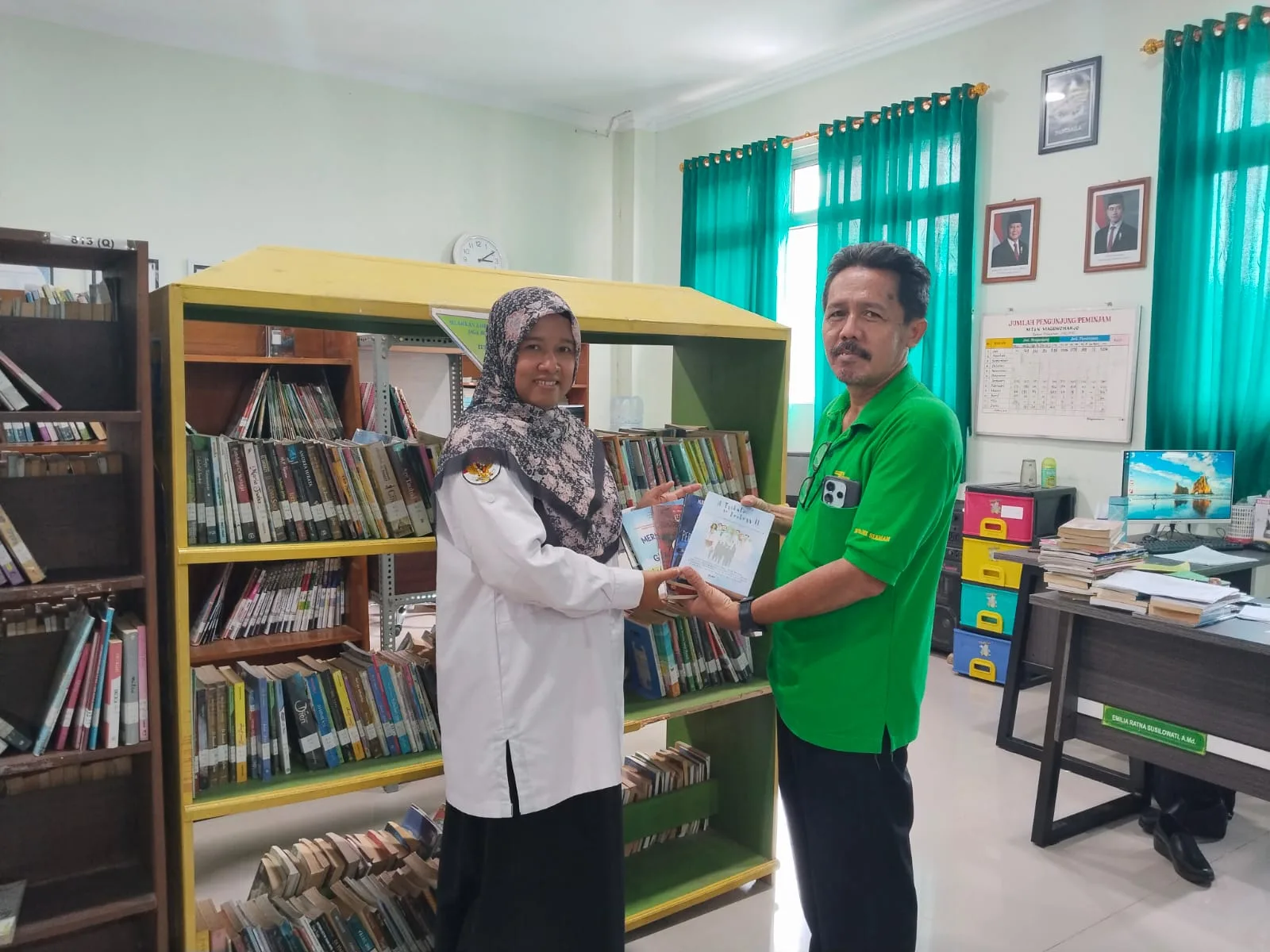Langkah Nyata Kepala Tata Usaha MTsN 9 Sleman dalam Pengembangan Literasi Madrasah