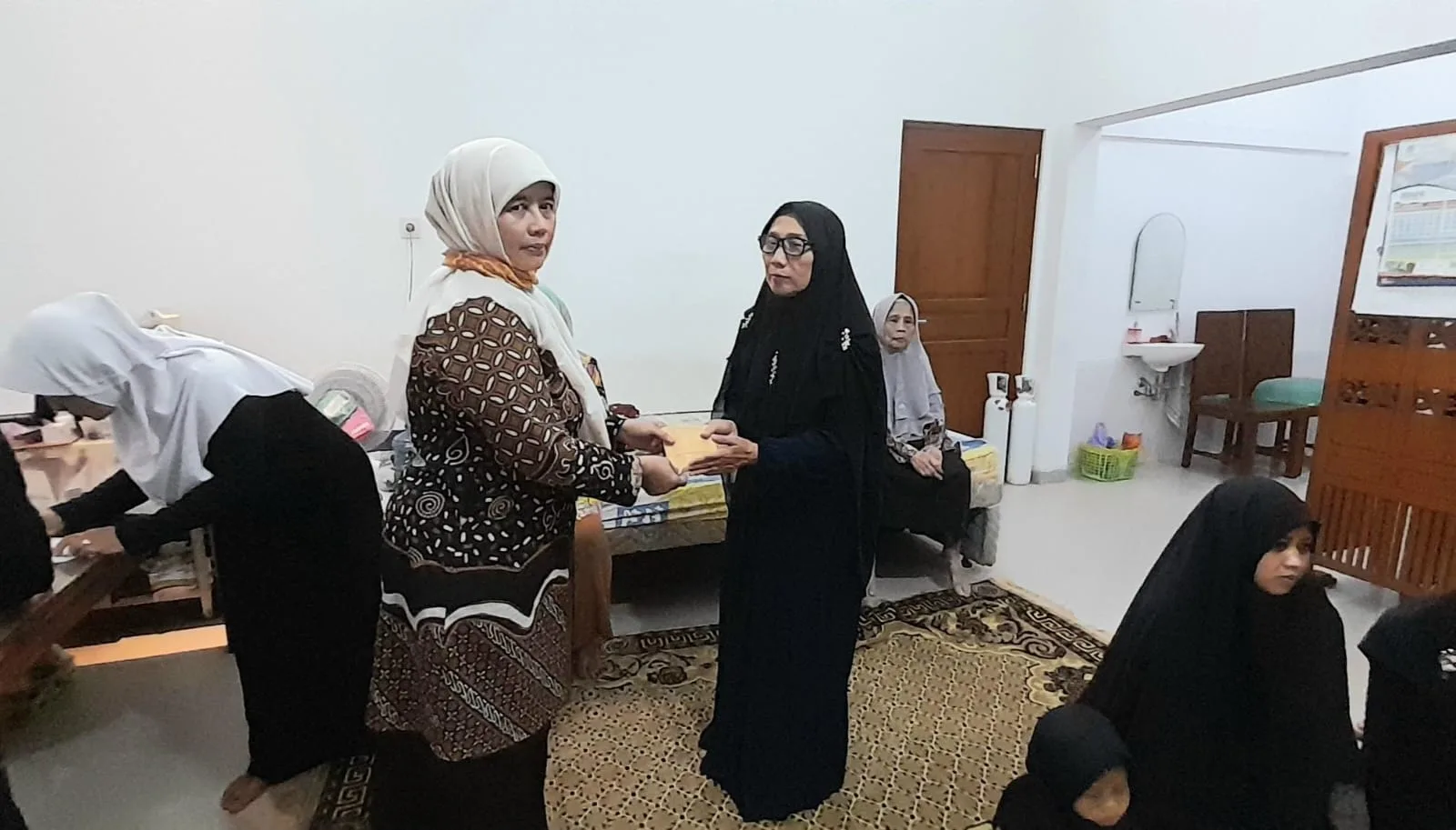 Wujud Empati, MTsN 3 Sleman Sempatkan Takziah ke Rumah Duka Keluarga Siswa Melalui Utusannya