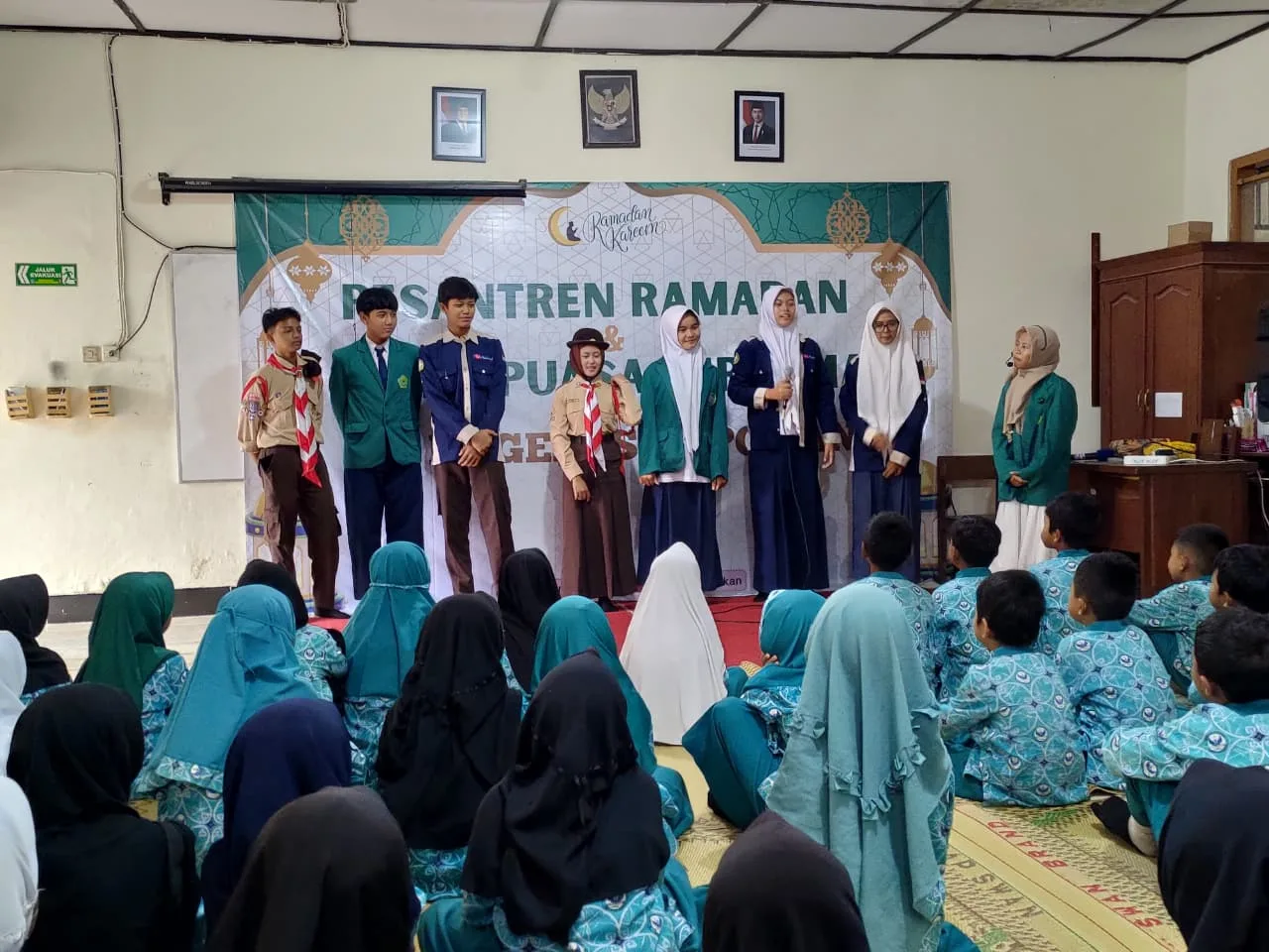 Dongeng Ramadan Jadi Media Syiar Murid MTsN 1 Sleman di SDN Sompokan