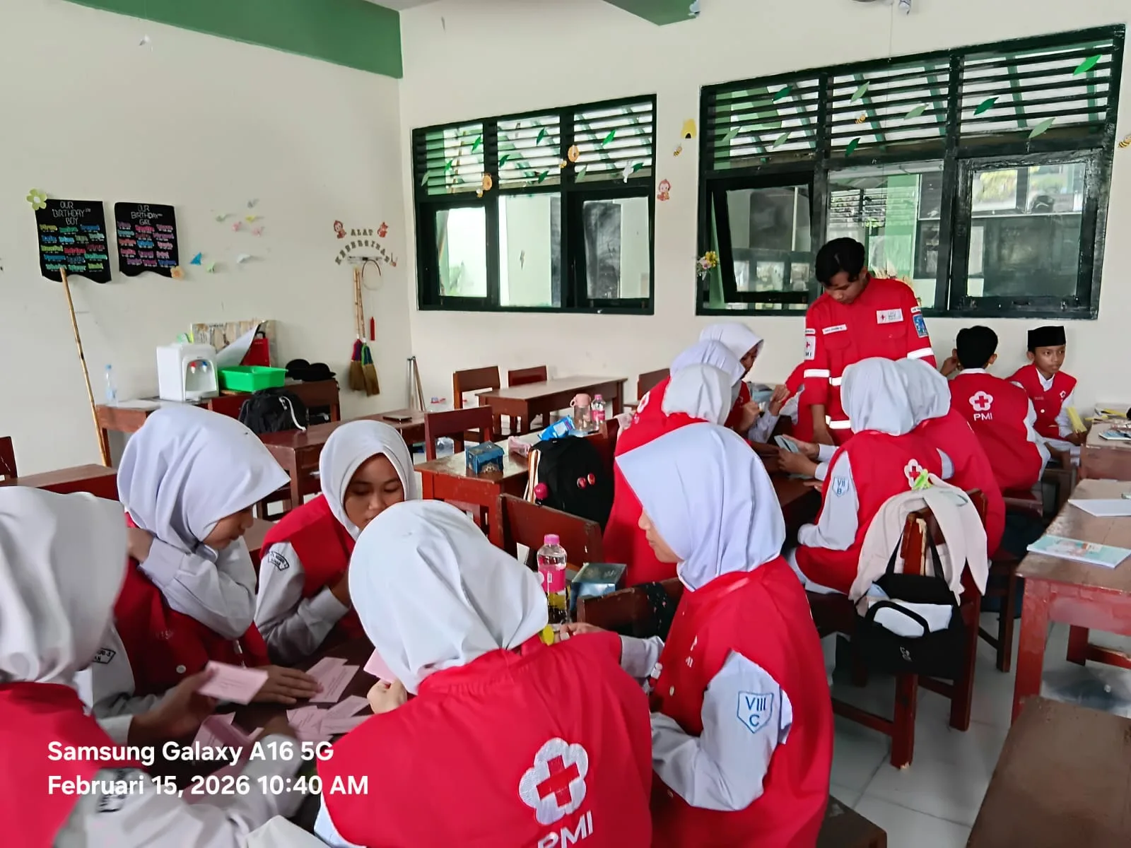 Fokus Penguatan Kepalangmerahan, PMR MTs Negeri 3 Sleman Ikuti Latihan Dasar Kepemimpinan dengan Antusias