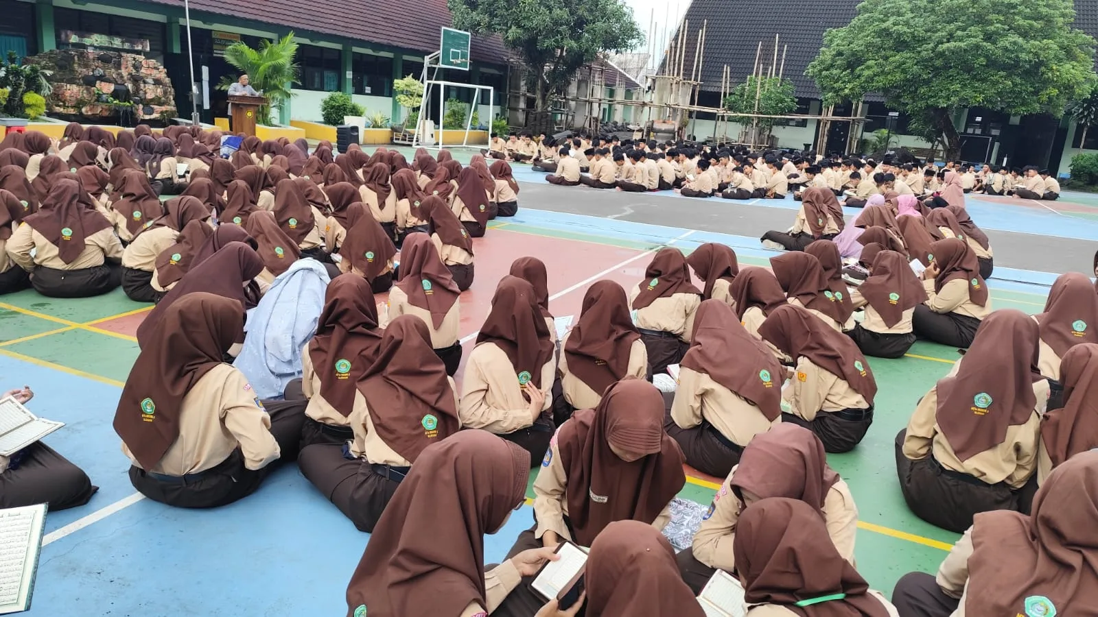 Gema Wahyu Ilahi di Halaman MTsN 3 Sleman: Tadarus Bersama Bawa Nuansa Baru