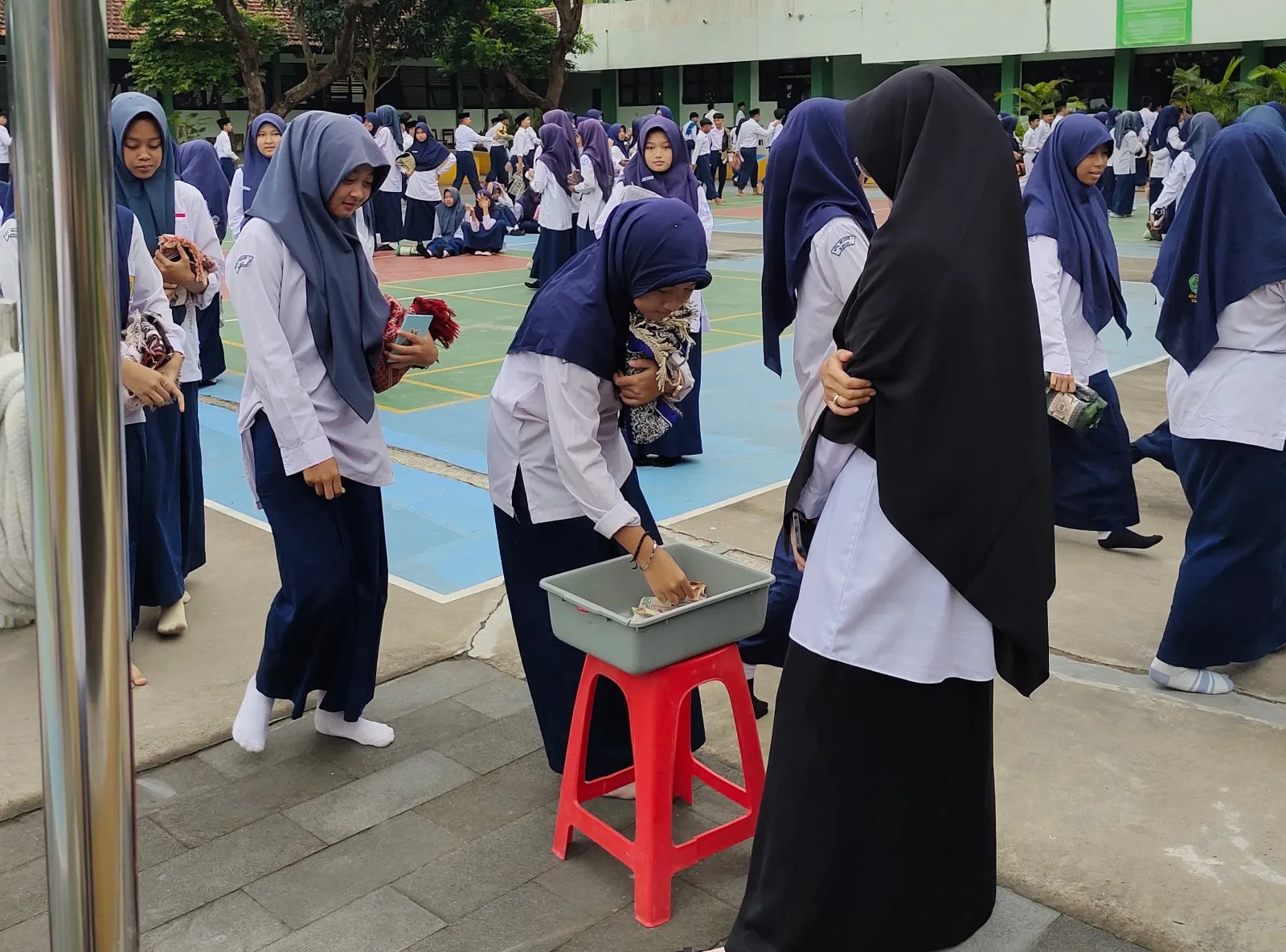 Lewat Program “KURMA”, MTsN 3 Sleman Galakkan Tradisi Berbagi di Bulan Suci