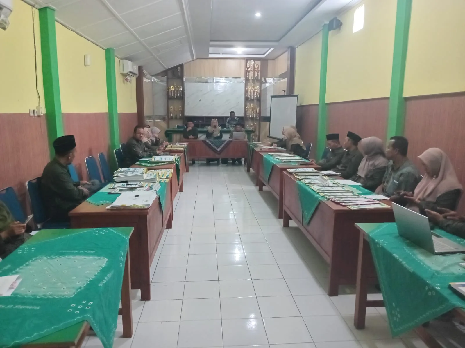 Perkuat Komponen Pengawasan, Tim PMPZI MTsN 3 Sleman Terima Arahan Khusus dari Kemenag