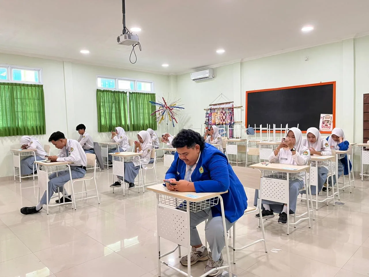 Tertib dan Kondusif, Pelaksanaan Hari Pertama UM Kelas XII MAN 3 Sleman Berjalan Sukses