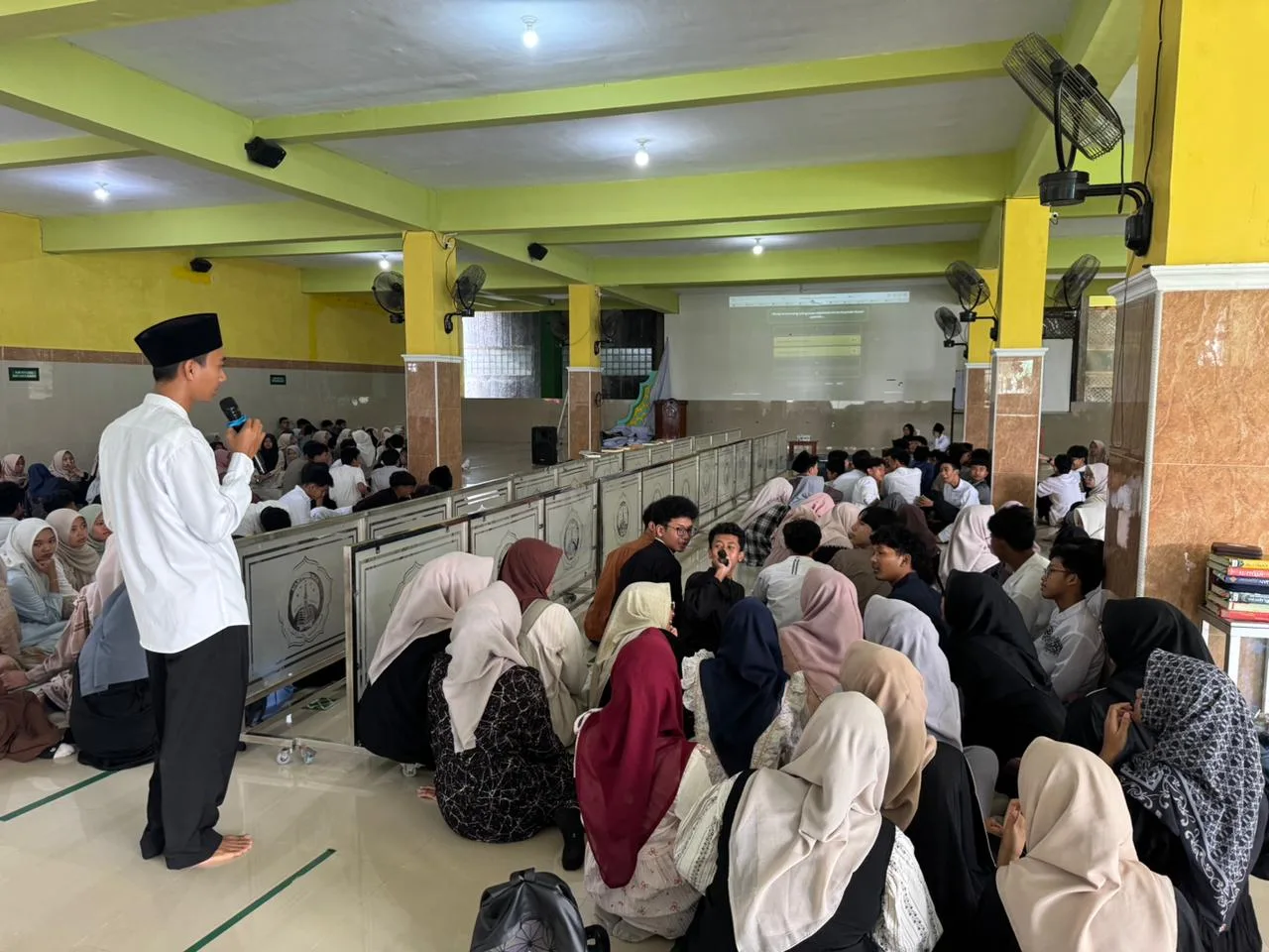Seru dan Interaktif, Pembelajaran Keimanan di MAN 3 Sleman Dikemas Lewat “Family Super 100”