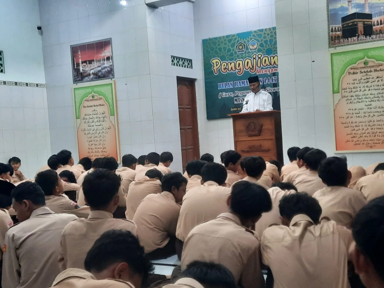 Khutbah Jumat Kepala MTsN 8 Sleman: Ajak Siswa Tingkatkan Keimanan di Bulan Ramadhan