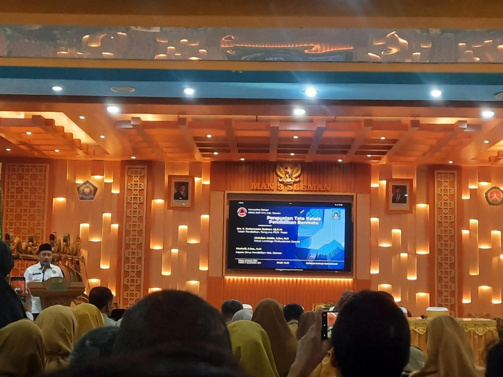Kepala dan Waka Humas MTsN 8 Sleman Hadiri Penguatan Tata Kelola Pendidikan Bermutu Kemenag Sleman