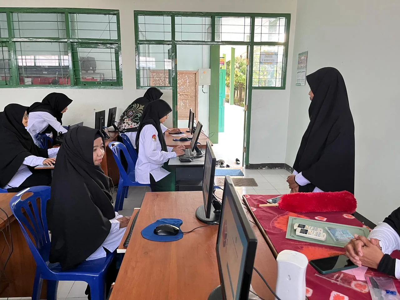 Panitia MTsN 8 Sleman Lakukan Persiapan Teknis Jelang Pelaksanaan Pra-OSN