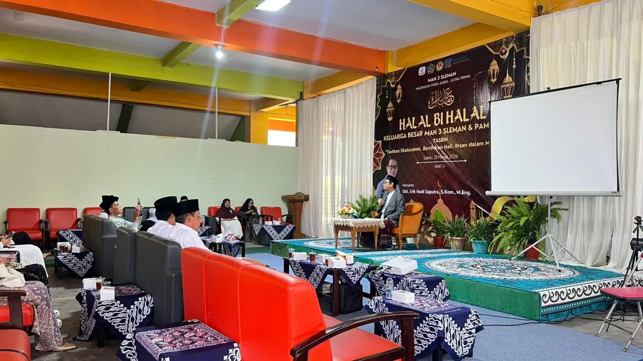 Erik Hadi Saputra Bagikan Tips Kuatkan Ukhuwah Melalui Seni Berkomunikasi di Syawalan MAN 3 Sleman