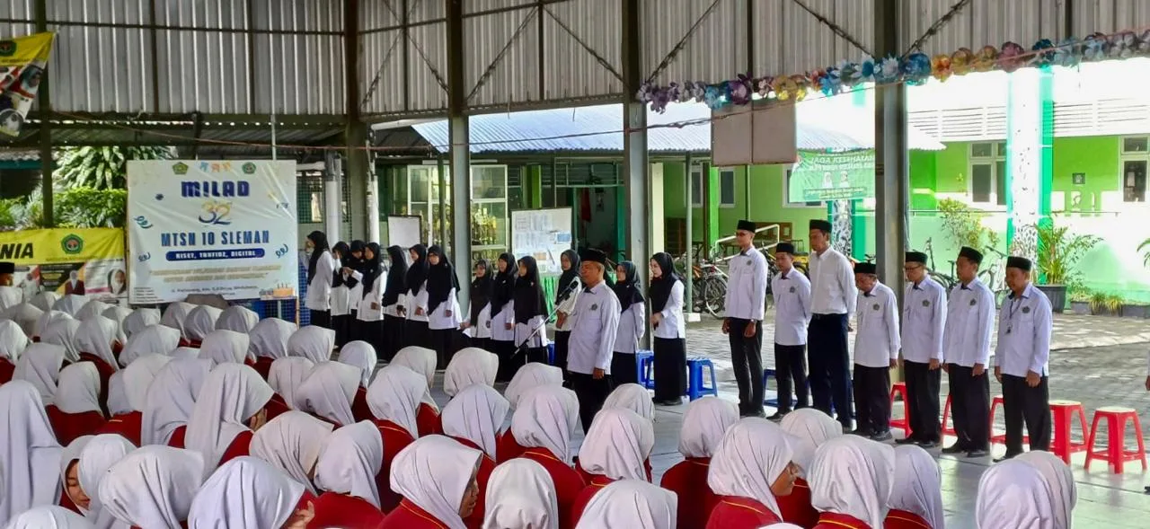 Nuansa Idul Fitri, MTsN 10 Sleman Awali KBM dengan Halalbihalal