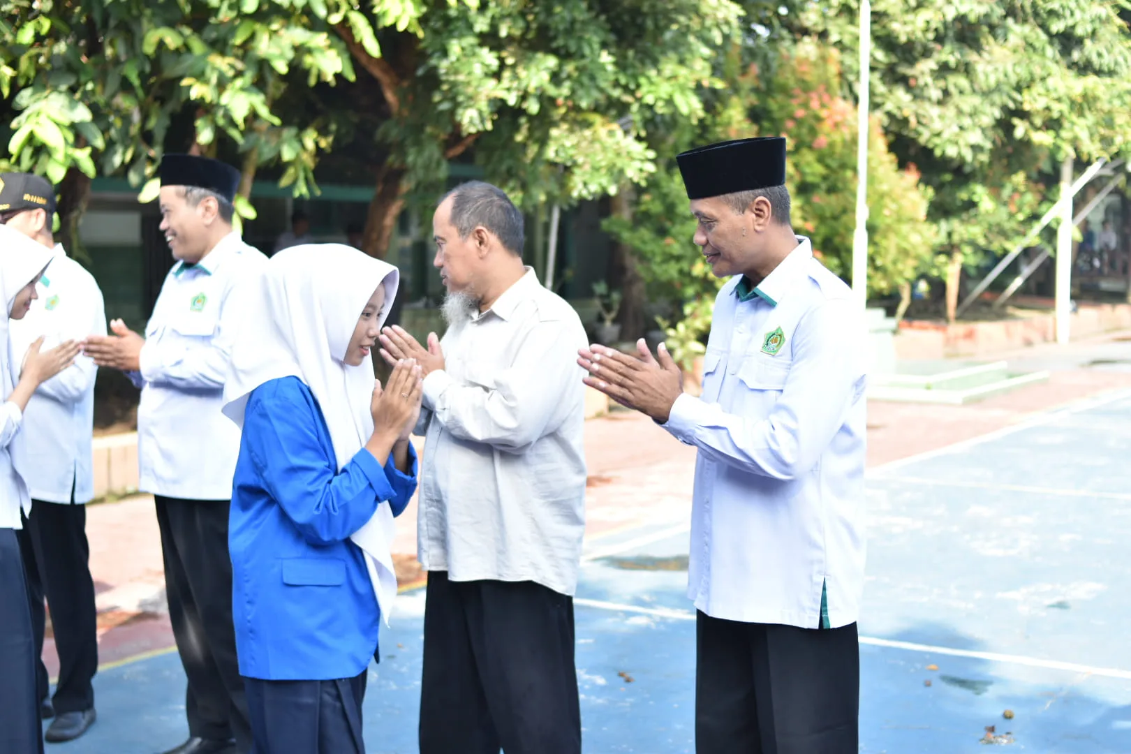 Hari Pertama Masuk Sekolah, MTsN 8 Sleman Awali dengan Apel dan Halal Bihalal