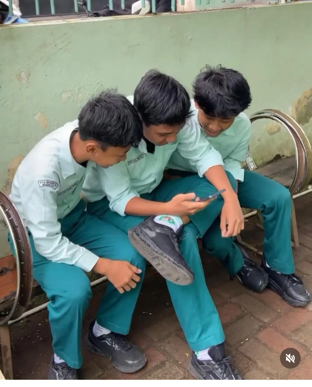 Jaga Pandangan di Dunia Maya: Konten Kreatif “Korma” Edisi 7 Kelas 8C MTsN 10 Sleman
