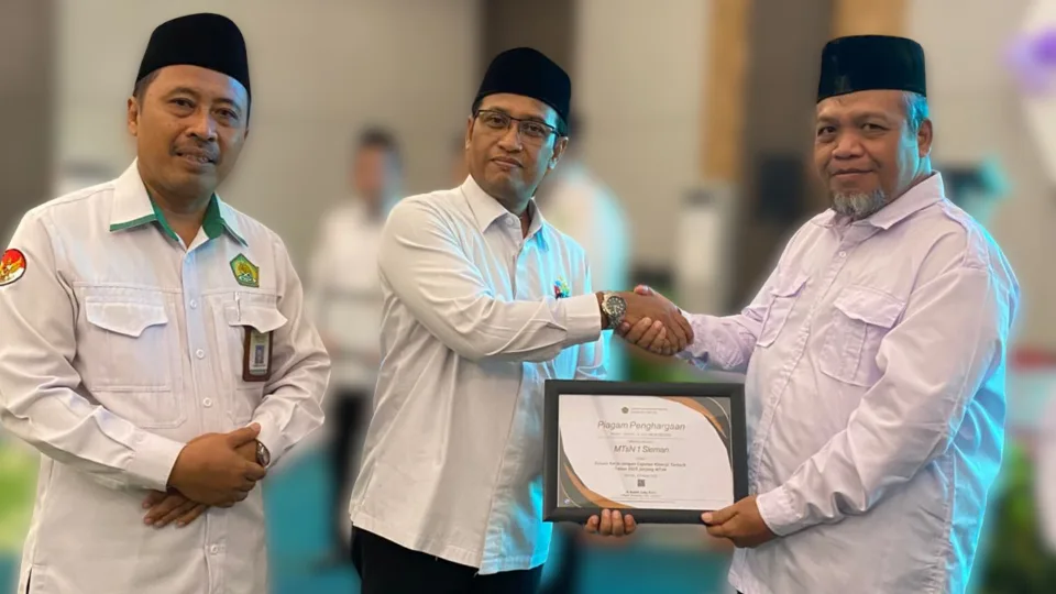 MTsN 1 Sleman Raih Predikat Kinerja Terbaik 2025 di Raker Kemenag Sleman