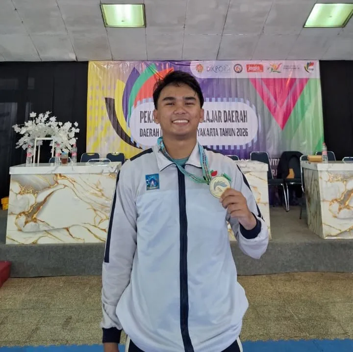 Juara 1 Karate: Nabil Khairani Siswa MAN 3 Sleman Sumbangkan Medali Emas Ajang POPDA DIY 2026
