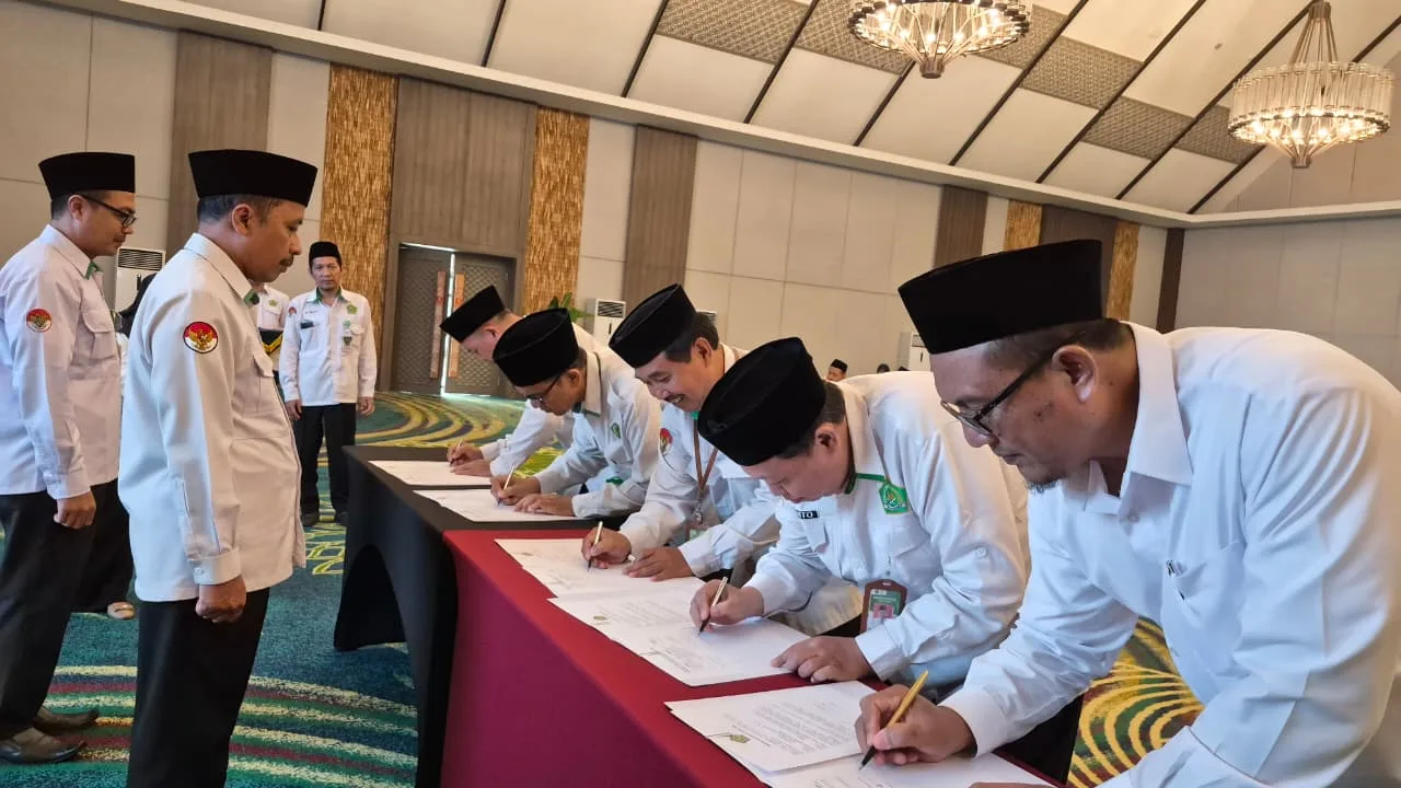 Perkuat Komitmen Kinerja, Kepala MAN 3 Sleman Tandatangani Perkin di Raker Kemenag Sleman
