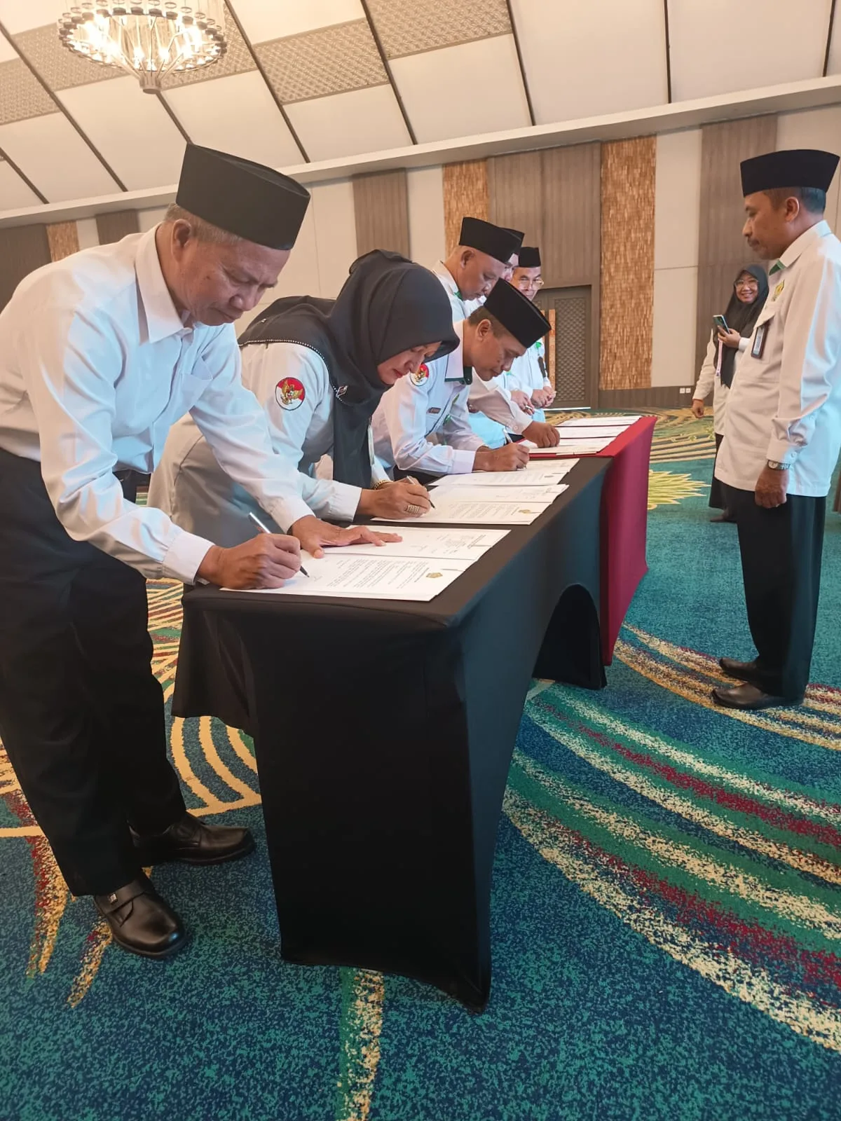 Kamad MTsN 9 Sleman Teguhkan Integritas melalui Penandatanganan Perjanjian Kinerja dan Fakta Integritas