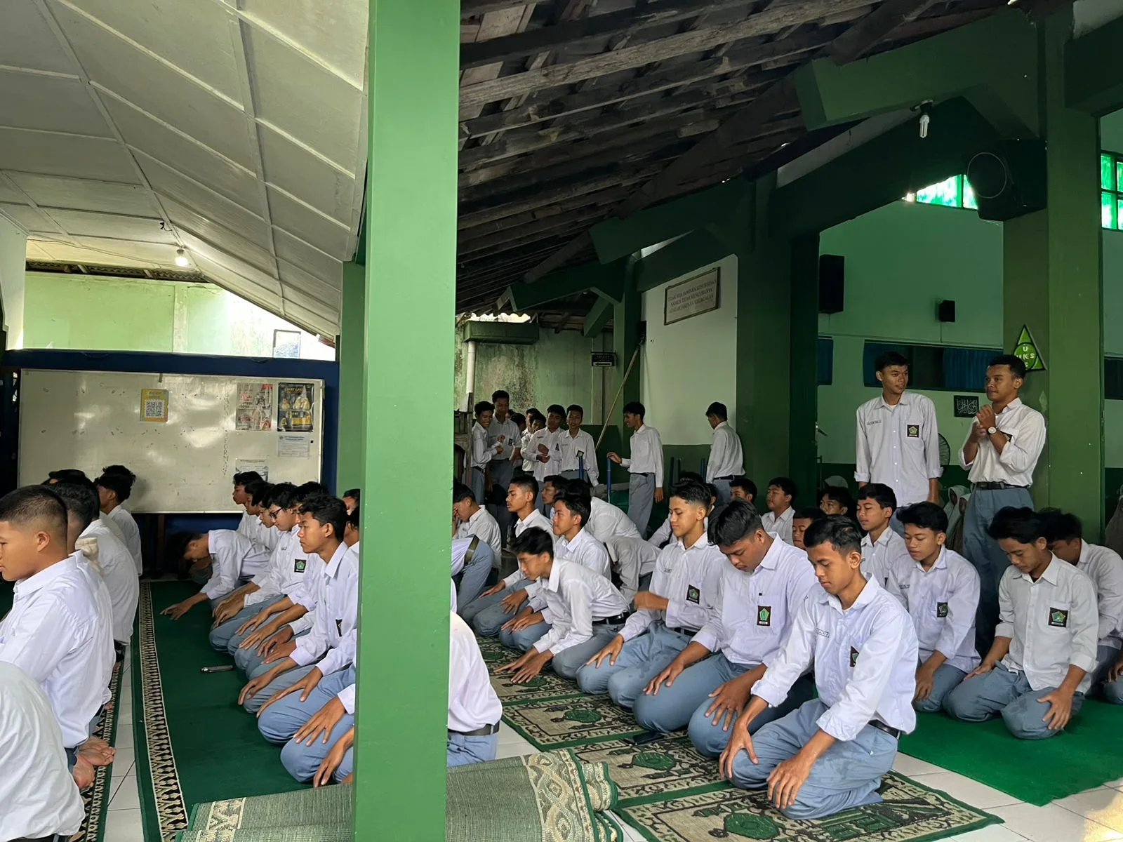 Menjemput Berkah Ujian: Siswa MAN 5 Sleman Awali Hari Pertama ASTS dengan Sholat Dhuha dan Doa Bersama