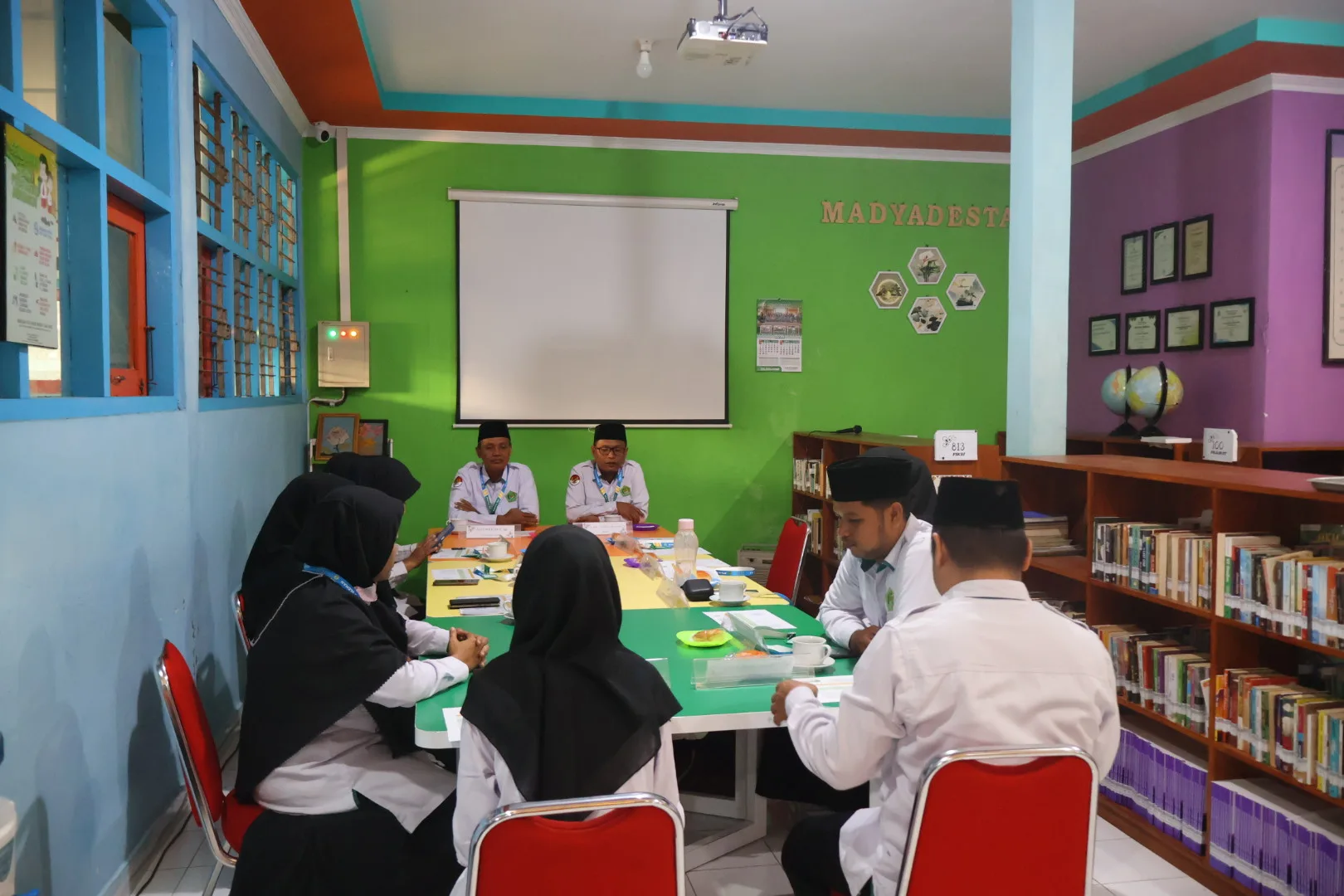MTsN 8 Sleman Laksanakan Briefing Panitia TKA Sebelum Pelaksanaan Ujian