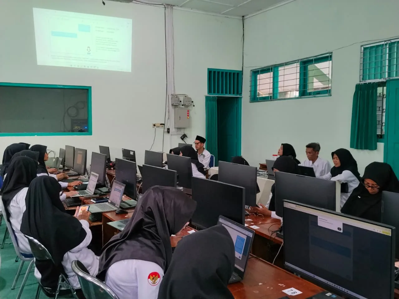 Optimalkan Penyusunan Rencana Kinerja, Guru dan Pegawai MAN 3 Sleman Ikuti Koordinasi Pengisian SKP